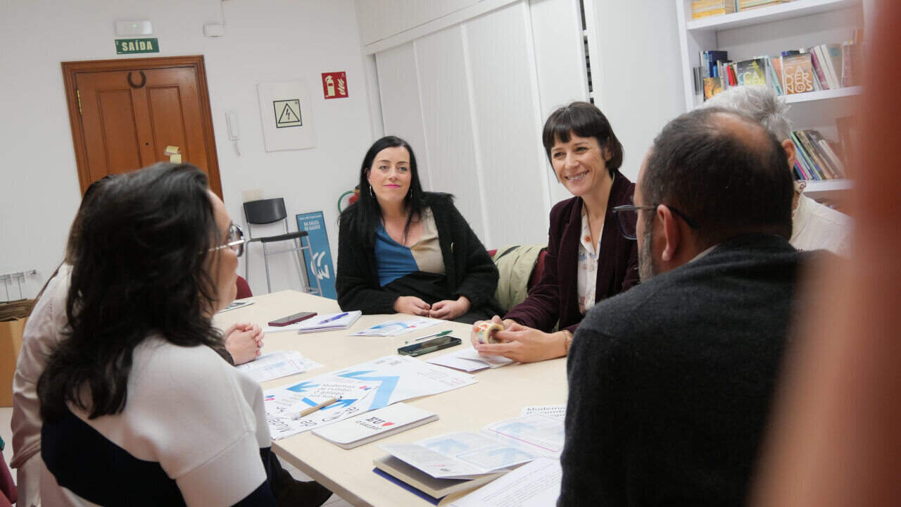 Ana Pontón e Iria Taibo coa Mesa